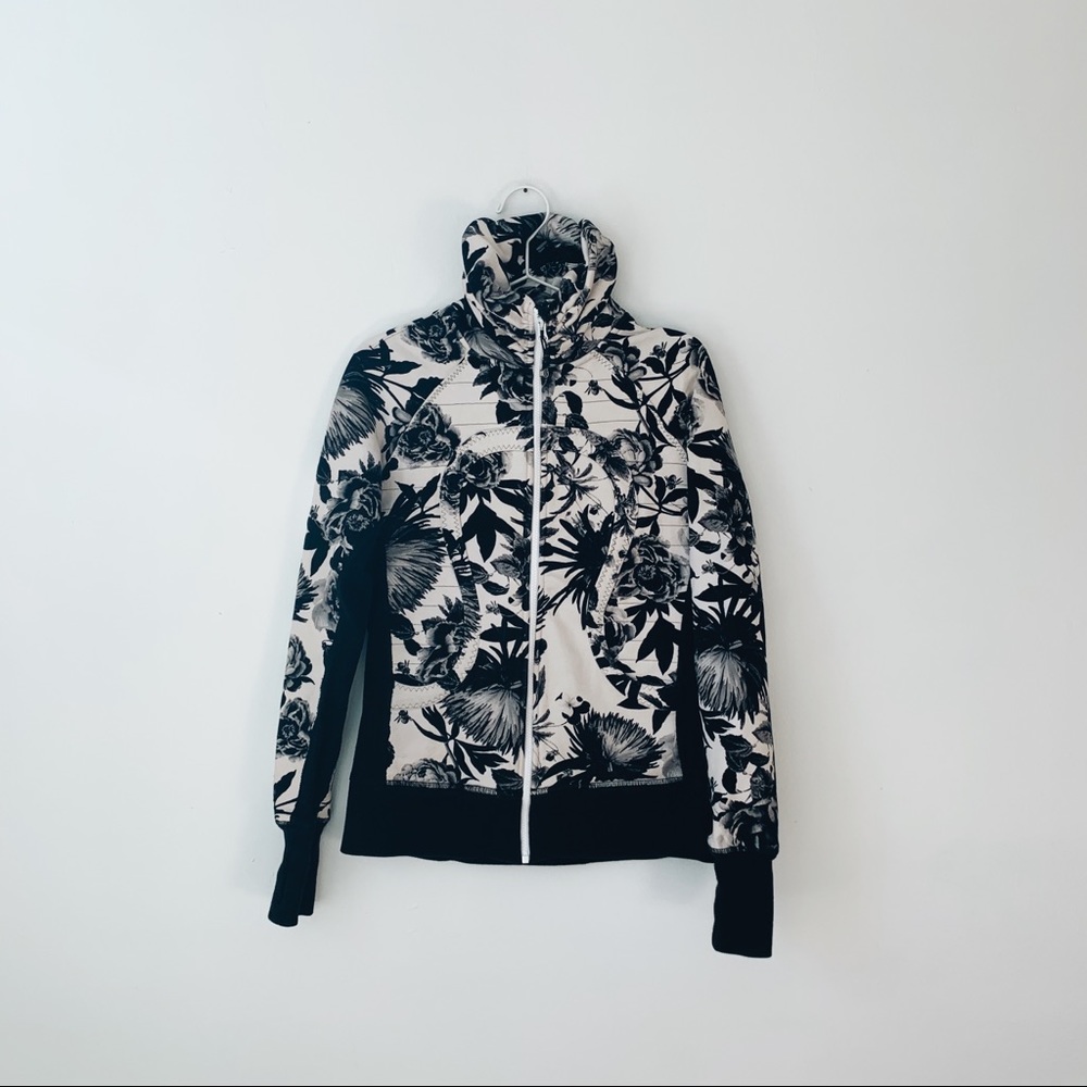 Lululemon sweatshirt